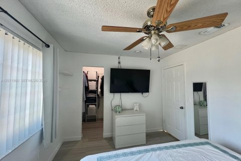 Touwnhouse à vendre à Miami, Floride: 3 chambres, 136.47 m2 № 2303611 - photo 20