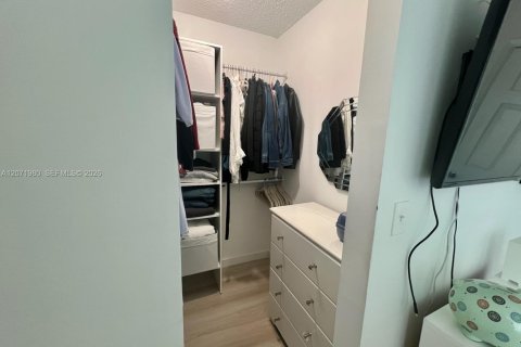 Touwnhouse à vendre à Miami, Floride: 3 chambres, 136.47 m2 № 2303611 - photo 23