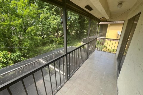 Touwnhouse à vendre à Miami, Floride: 3 chambres, 136.47 m2 № 2303611 - photo 27