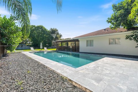 Villa ou maison à louer à Miami, Floride: 3 chambres, 197.32 m2 № 1997700 - photo 3