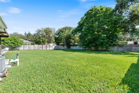 Villa ou maison à louer à Miami, Floride: 3 chambres, 197.32 m2 № 1997700 - photo 10