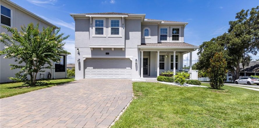 House in Mount Dora, Florida 5 bedrooms, 243.5 sq.m. № 1795158