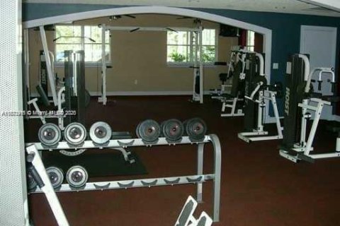 Condo in Doral, Florida, 1 bedroom № 1925169 - photo 10