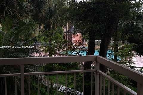 Condo in Doral, Florida, 1 bedroom № 1925169 - photo 4