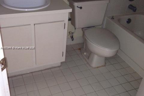 Condo in Doral, Florida, 1 bedroom № 1925169 - photo 5