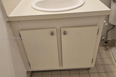 Снять в аренду кондоминиум в Дорал, Флорида 1 спальня, 65.96м2, № 1925169 - фото 15