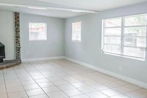 Villa ou maison à vendre à Clearwater, Floride: 3 chambres, 107.4 m2 № 2421906 - photo 4