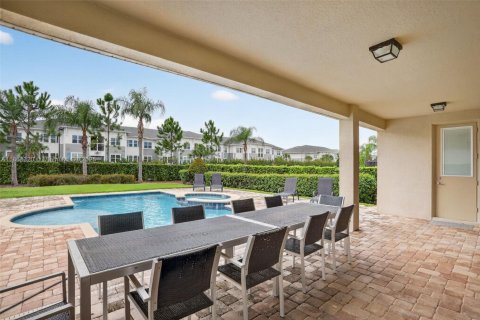 House in Kissimmee, Florida 8 bedrooms, 335.56 sq.m. № 1929714 - photo 16