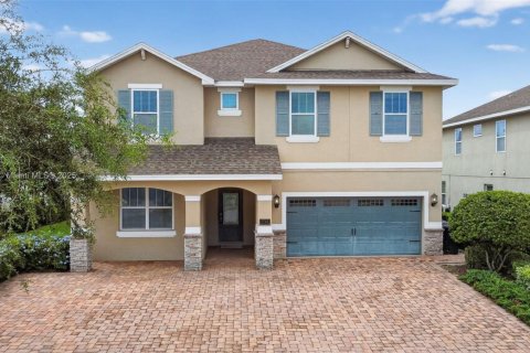 House in Kissimmee, Florida 8 bedrooms, 335.56 sq.m. № 1929714 - photo 1