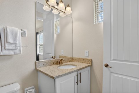 House in Kissimmee, Florida 8 bedrooms, 335.56 sq.m. № 1929714 - photo 28