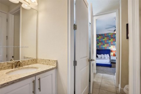 House in Kissimmee, Florida 8 bedrooms, 335.56 sq.m. № 1929714 - photo 25