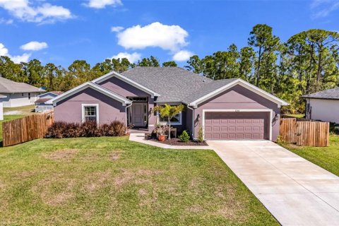 Villa ou maison à vendre à Punta Gorda, Floride: 4 chambres, 196.67 m2 № 2141902 - photo 2