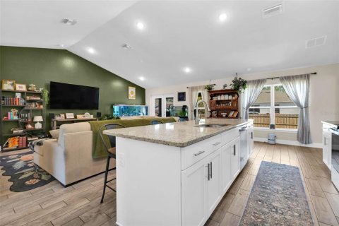 Villa ou maison à vendre à Punta Gorda, Floride: 4 chambres, 196.67 m2 № 2141902 - photo 15