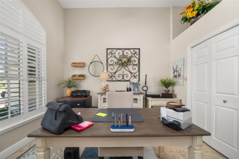 House in Sebring, Florida 4 bedrooms, 216.09 sq.m. № 1961931 - photo 5