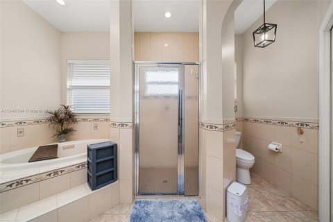 House in Sebring, Florida 4 bedrooms, 216.09 sq.m. № 1961931 - photo 24