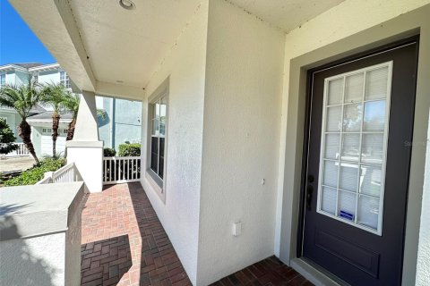House in Tampa, Florida 4 bedrooms, 218.23 sq.m. № 2129873 - photo 5