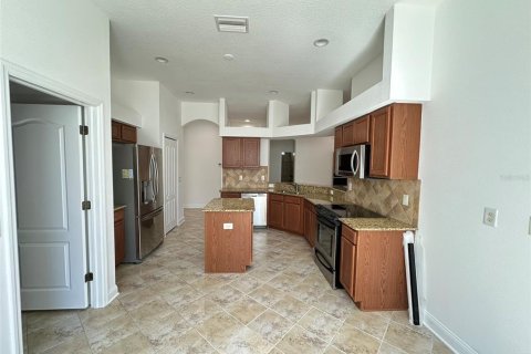 House in Tampa, Florida 4 bedrooms, 218.23 sq.m. № 2129873 - photo 12