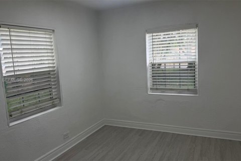 Купить виллу или дом в Майами-Гарденс, Флорида 3 спальни, 107.02м2, № 2022257 - фото 22