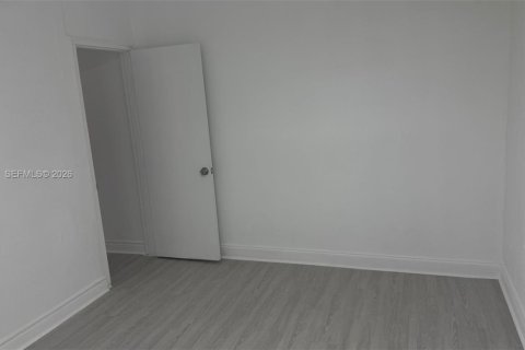 Купить виллу или дом в Майами-Гарденс, Флорида 3 спальни, 107.02м2, № 2022257 - фото 20