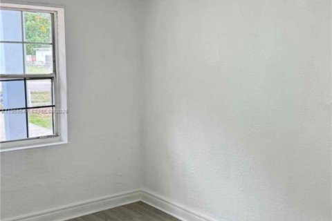 Купить виллу или дом в Майами-Гарденс, Флорида 3 спальни, 107.02м2, № 2022257 - фото 10