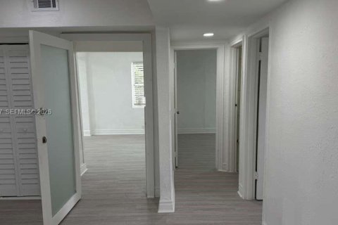 Купить виллу или дом в Майами-Гарденс, Флорида 3 спальни, 107.02м2, № 2022257 - фото 18