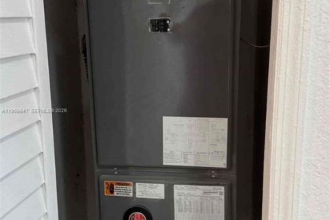 Купить виллу или дом в Майами-Гарденс, Флорида 3 спальни, 107.02м2, № 2022257 - фото 17