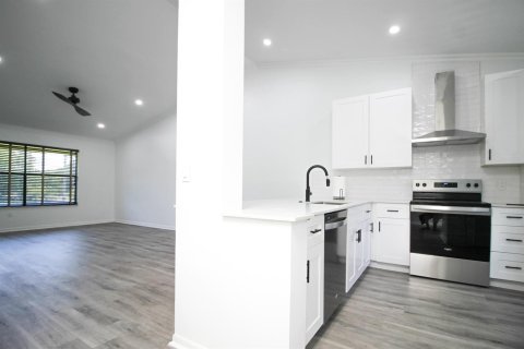 Copropriété à louer à Wellington, Floride: 3 chambres, 120.77 m2 № 2154128 - photo 2