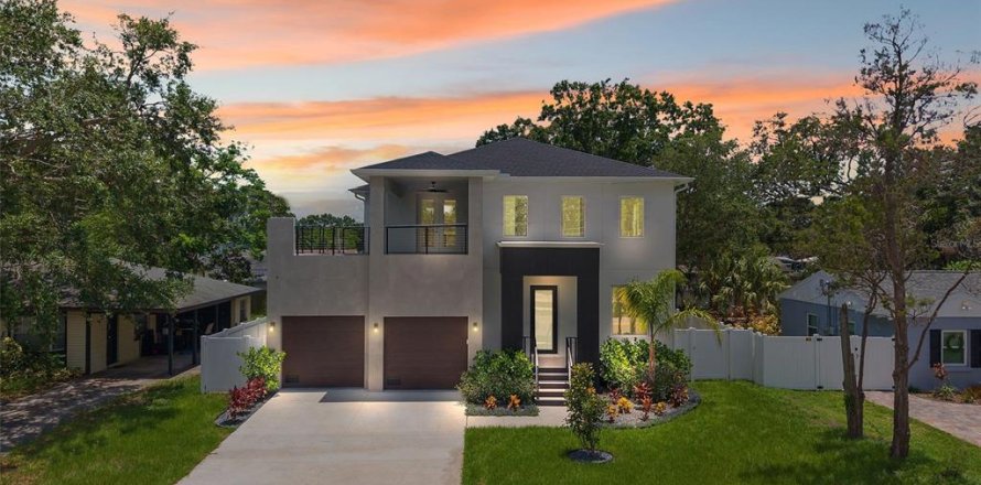 House in Tampa, Florida 3 bedrooms, 316.89 sq.m. № 1805479