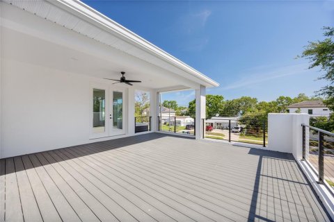 House in Tampa, Florida 3 bedrooms, 316.89 sq.m. № 1805479 - photo 27