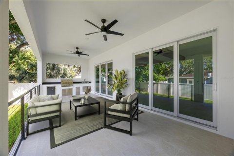 House in Tampa, Florida 3 bedrooms, 316.89 sq.m. № 1805479 - photo 28