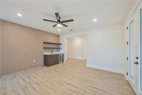 House in Tampa, Florida 3 bedrooms, 316.89 sq.m. № 1805479 - photo 21