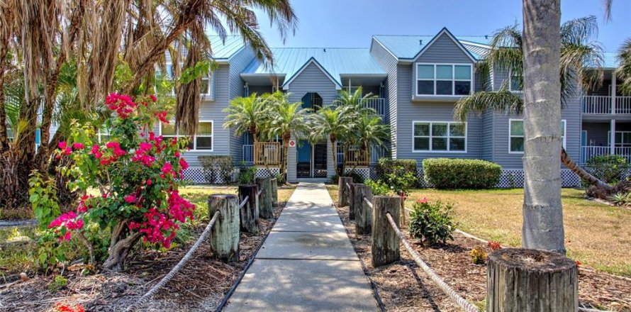 Condo in Port Charlotte, Florida, 1 bedroom № 1722626