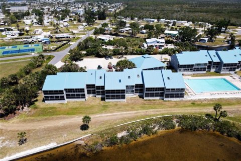 Condominio en venta en Port Charlotte, Florida, 1 dormitorio, 57.23 m2 № 1722626 - foto 9