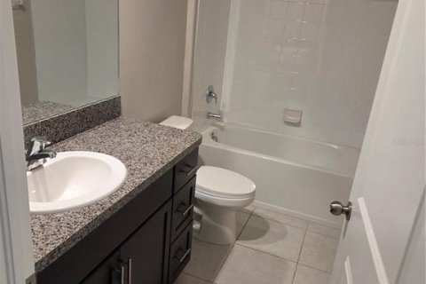 House in Ruskin, Florida 4 bedrooms, 179.77 sq.m. № 2148921 - photo 13