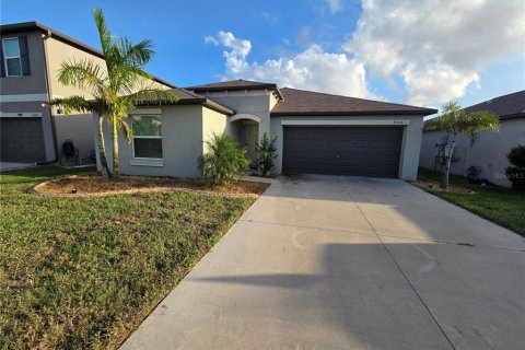 House in Ruskin, Florida 4 bedrooms, 179.77 sq.m. № 2148921 - photo 2