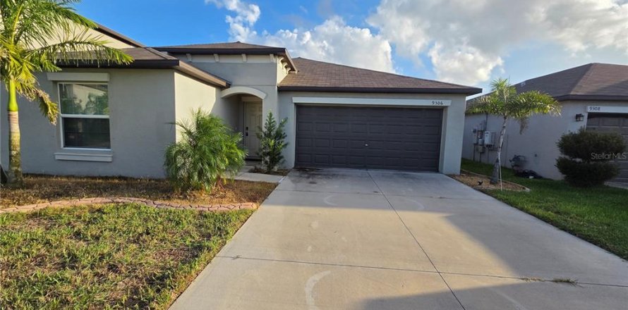 House in Ruskin, Florida 4 bedrooms, 179.77 sq.m. № 2148921