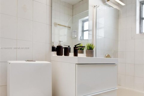 Снять в аренду виллу или дом в Майами, Флорида 3 спальни, 120.77м2, № 2005113 - фото 21