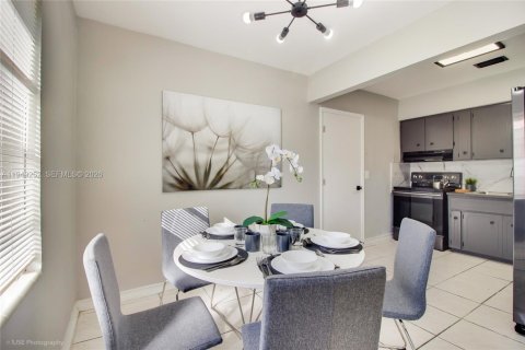 Снять в аренду виллу или дом в Майами, Флорида 3 спальни, 120.77м2, № 2005113 - фото 15