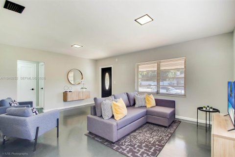 Снять в аренду виллу или дом в Майами, Флорида 3 спальни, 120.77м2, № 2005113 - фото 16