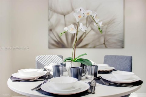 Снять в аренду виллу или дом в Майами, Флорида 3 спальни, 120.77м2, № 2005113 - фото 5