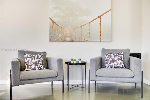 Снять в аренду виллу или дом в Майами, Флорида 3 спальни, 120.77м2, № 2005113 - фото 11