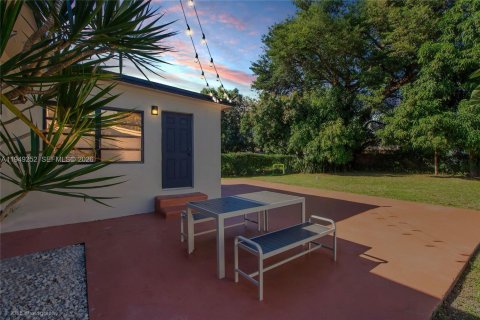 Снять в аренду виллу или дом в Майами, Флорида 3 спальни, 120.77м2, № 2005113 - фото 24