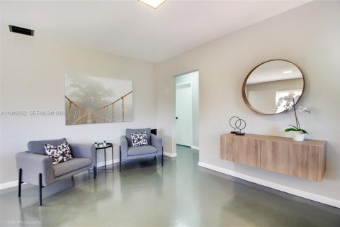 Снять в аренду виллу или дом в Майами, Флорида 3 спальни, 120.77м2, № 2005113 - фото 13