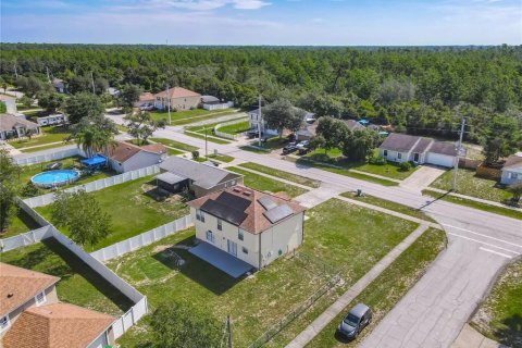 House in Deltona, Florida 4 bedrooms, 206.43 sq.m. № 1869756 - photo 9