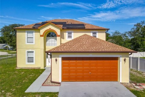House in Deltona, Florida 4 bedrooms, 206.43 sq.m. № 1869756 - photo 1