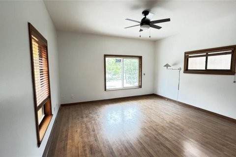 House in Tampa, Florida 5 bedrooms, 377.74 sq.m. № 1832991 - photo 19