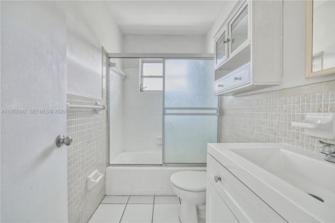 Apartment in Fort Lauderdale, Florida 1 bedroom, 485.51 sq.m. № 2006415 - photo 12