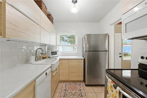 House in Orlando, Florida 2 bedrooms, 79.8 sq.m. № 1845224 - photo 8