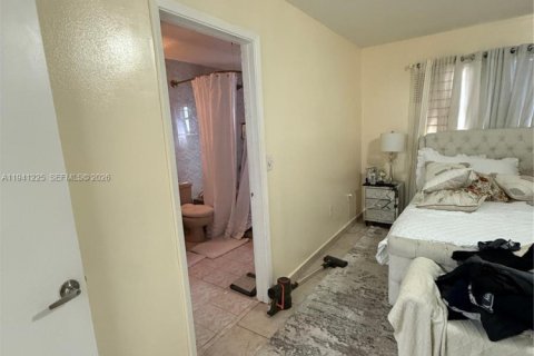 Condo in Hialeah, Florida, 3 bedrooms  № 1998785 - photo 15