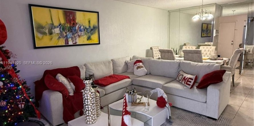 Condo in Hialeah, Florida, 3 bedrooms  № 1998785